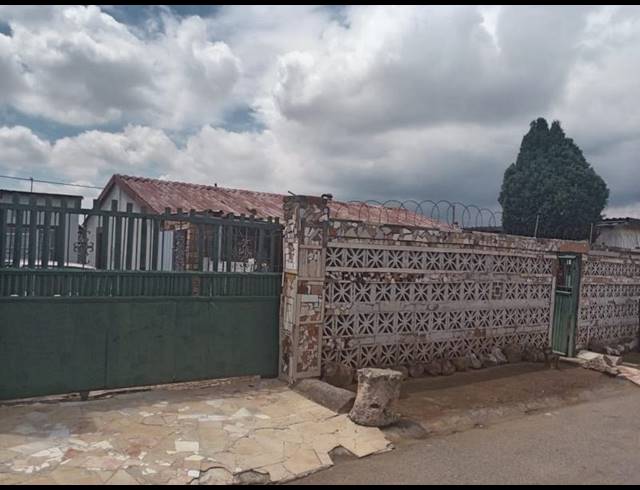 2 BEDROOM HOUSE FOR SALE IN DHLAMINI